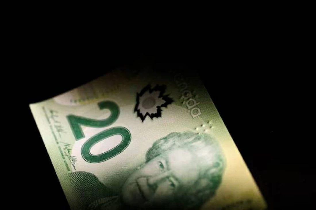 الدولار الكندي يرتفع بدعم فائض مفاجئ في الحساب الجاري وصعود أسعار النفط
