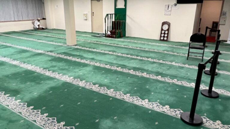 إغلاق مسجد التقوى في فرنسا يثير جدلاً حول اتهامات الإسلاموفوبيا