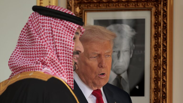 ترامب يعلن تراجع ضرباته ضد إيران بناءً على طلب السعودية ودول في الشرق الأوسط