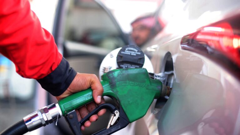 تراجع أسعار النفط بعد إلغاء الولايات المتحدة ضربات على إيران