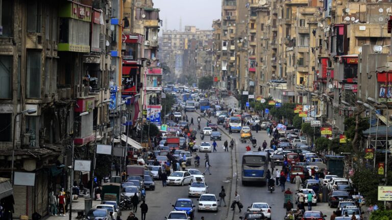 لماذا أطلقت هواتف أندرويد تنبيهات زلزال مصر وصمتت هواتف آيفون؟