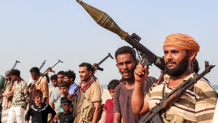 المبعوث الأممي يحذر من أخطر موجة لتجدد الصراع في اليمن منذ هدنة 2022