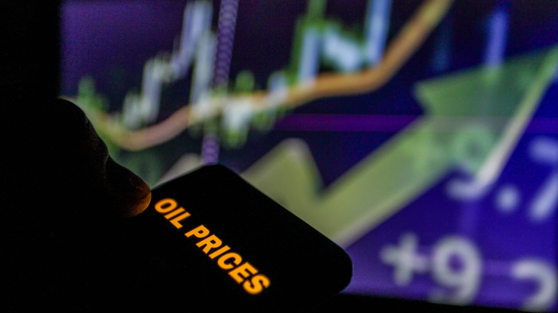 أسعار النفط ترتفع 2% بعد تهديد ترامب بشن “حرب اقتصادية” على إيران