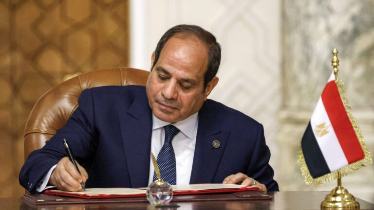 السيسي يأمر بالتحقيق في استخدام بيانات أولياء أمور مدرسة جلوبال بارادايم للحصول على قروض دون علمهم
