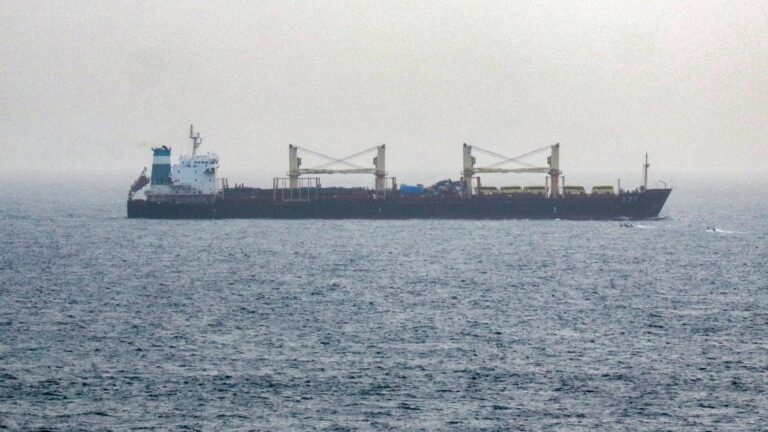 تحقيق في صحة فيديو يُظهر هجومًا حوثيًا على ناقلة نفط سعودية في البحر الأحمر