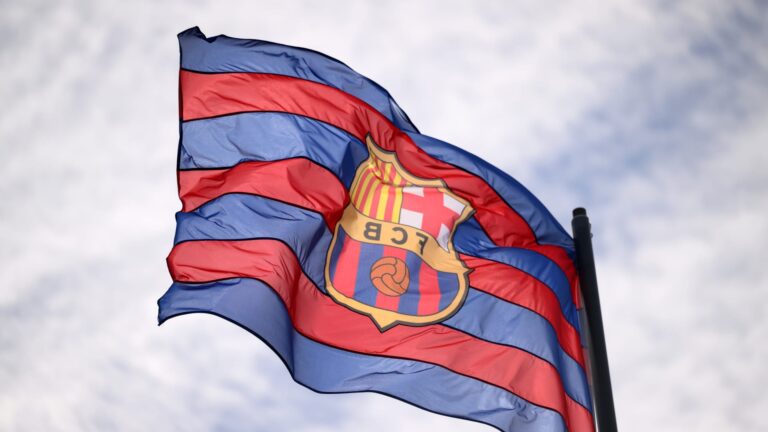 مصر للطيران ترعى نادي برشلونة حتى موسم 2029/2028
