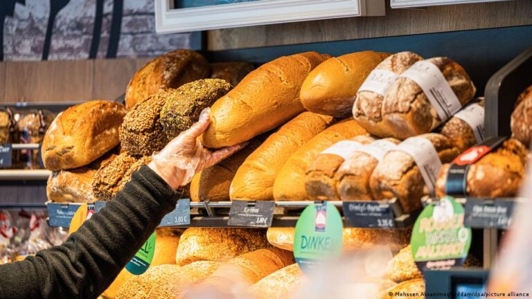 ألمانيا: خطأ 10 غرامات في نصف رغيف يكلف خبازًا 15 ألف يورو