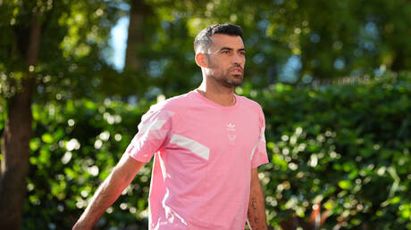 سيرجيو بوسكيتس ينضم إلى الجهاز الفني لفريق برشلونة أتلتيك