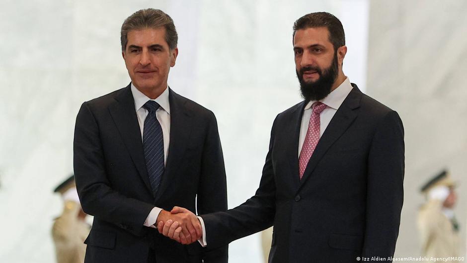 الشرع يلتقي بارزاني في دمشق لبحث تعزيز العلاقات والتعاون المشترك