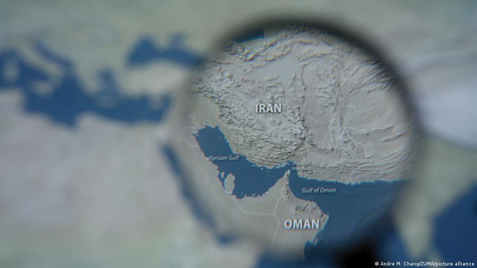 إيران تشترط تصحيح سلوك الولايات المتحدة لفتح مضيق هرمز وسط توترات إقليمية وتصعيد الحوثيين