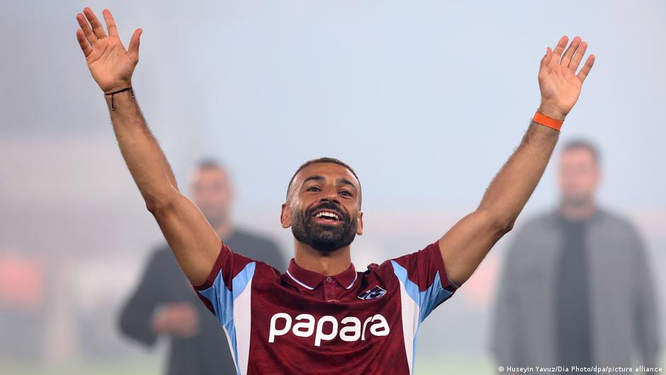 محمد صلاح يفضل الدوري التركي على السعودي: قصة انتقال تحمل دلالات مالية وفنية وثقافية