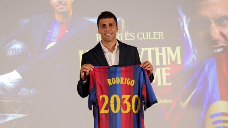 برشلونة يتعاقد مع رودري لاعب مانشستر سيتي بعقد حتى 2030 بعد تتويجه بالكرة الذهبية