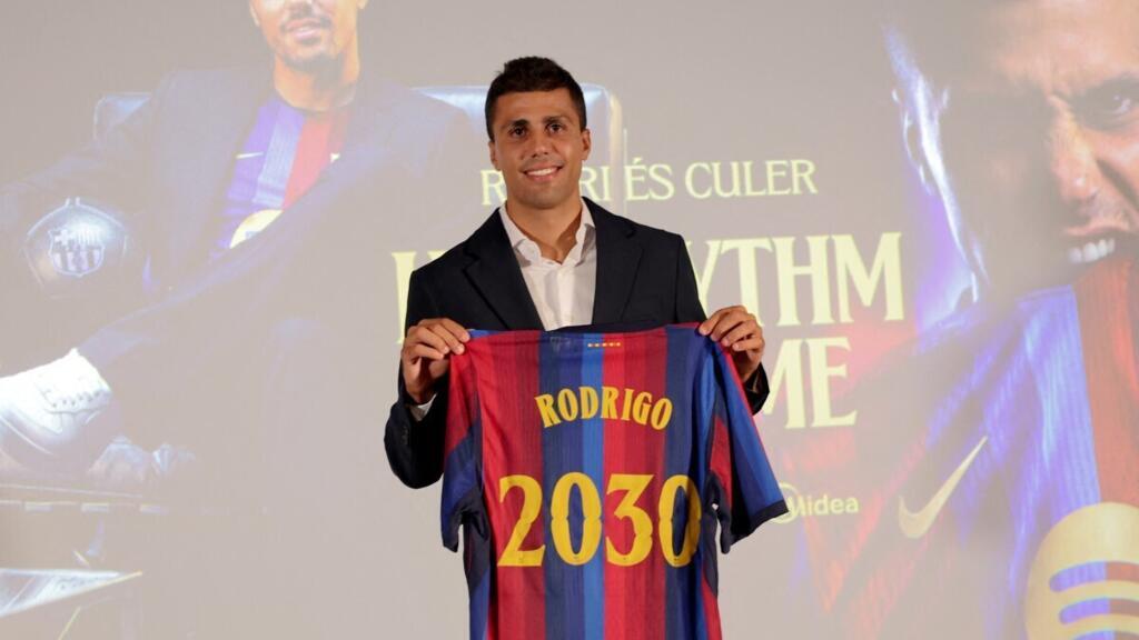 برشلونة يتعاقد مع رودري لاعب مانشستر سيتي بعقد حتى 2030 بعد تتويجه بالكرة الذهبية