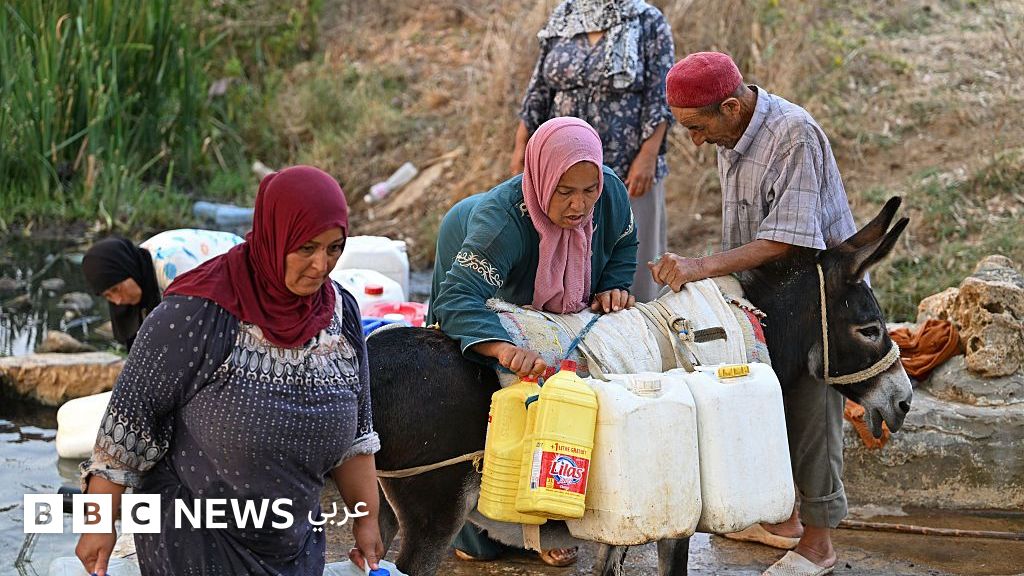 تونس تواجه نقصاً حاداً في المياه المعدنية وسط موجة حر واحتكار الأسعار ونفي الجزائر إرسال المياه