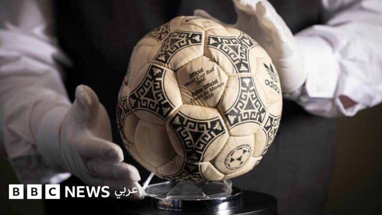 بيع كرة مارادونا التي سجل بها هدف يد الرب في كأس العالم 1986 مقابل 3.3 مليون دولار