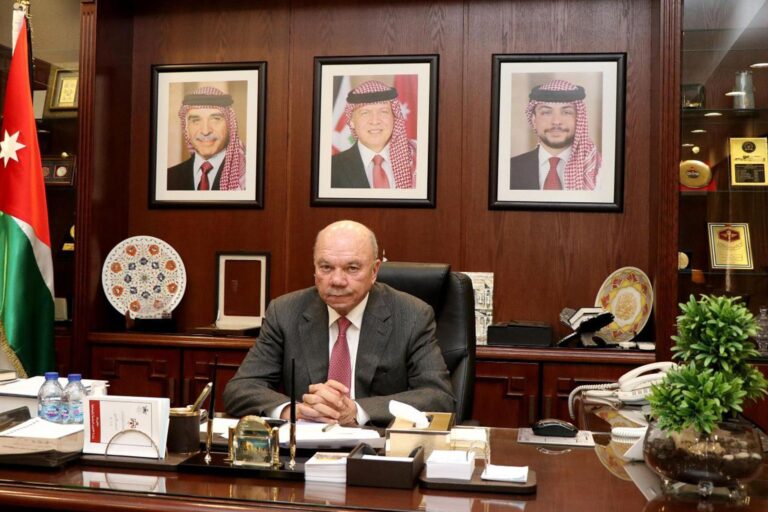 فيصل الفايز: الأردن سيرد عسكرياً على أي هجمات إيرانية تستهدف المملكة