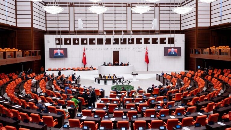 البرلمان التركي يقر قانون تعزيز التضامن الوطني لمواجهة الإرهاب