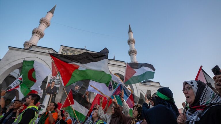 وصول “قافلة فلسطين” التضامنية من البوسنة إلى أنقرة في طريقها للضفة الغربية