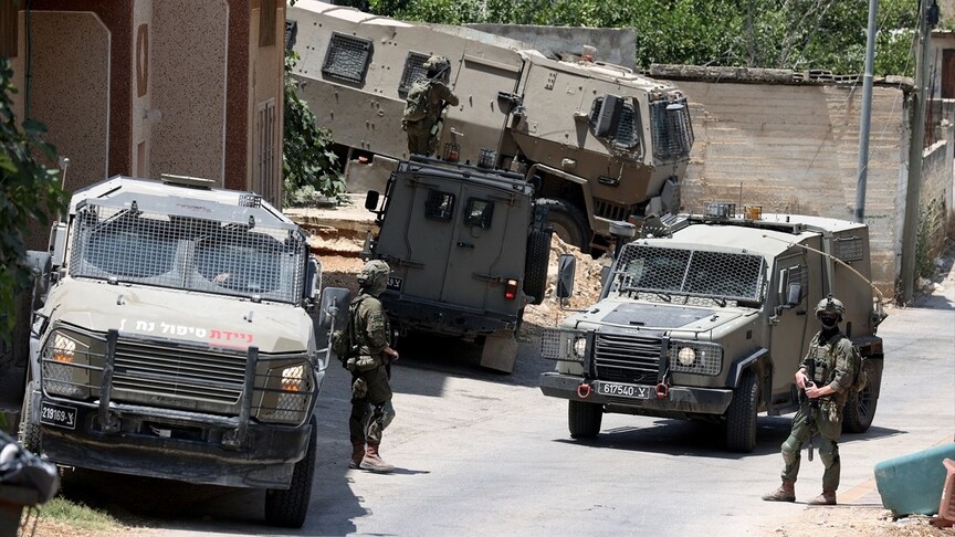 هجمات مستوطنين إسرائيليين تؤدي إلى إصابة 13 فلسطينياً بينهم صحفيان في 7 مناطق بالضفة الغربية
