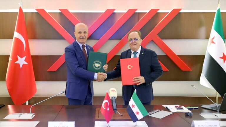 تركيا وسوريا توقعان اتفاقية تعاون وتأسيس الجامعة السورية التركية في دمشق