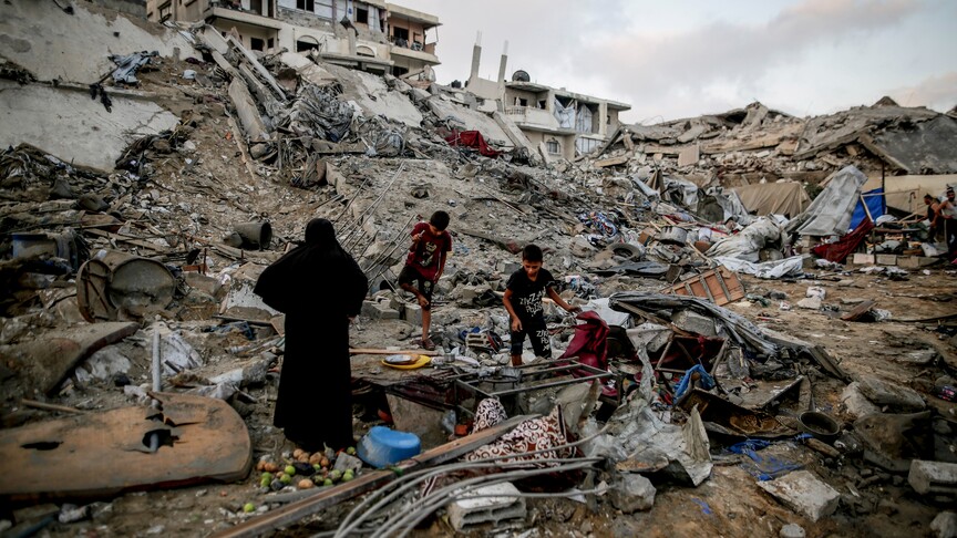 انتهاء عمليات انتشال رفات 19 فلسطينياً من تحت أنقاض بناية مدمرة في غزة
