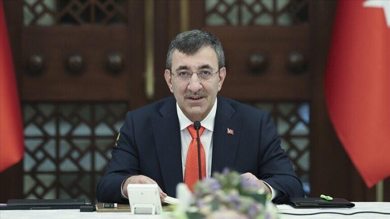 نائب أردوغان يصف اتفاقية مكة بأنها خطوة تاريخية لتعزيز أمن المنطقة