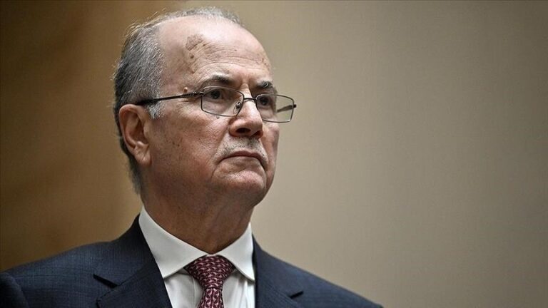 رئيس الوزراء الفلسطيني يطلع وزير الخارجية البريطاني على تصاعد الاعتداءات الإسرائيلية في الضفة الغربية