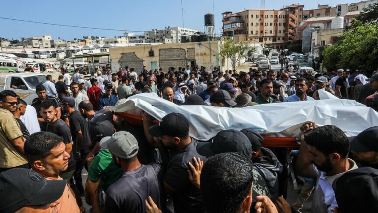 مقتل 8 فلسطينيين بينهم طفلان في غارات جوية إسرائيلية على قطاع غزة