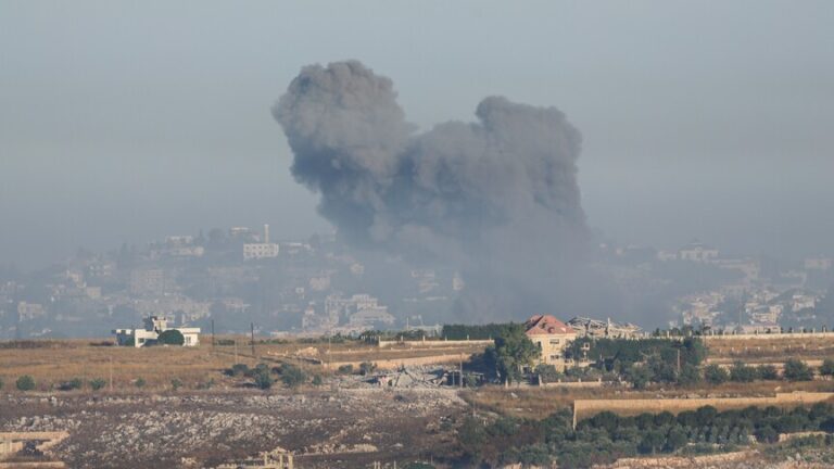 الطيران الإسرائيلي يشن غارات على بلدة المنصوري الجنوبية في لبنان وسط تصعيد متزامن مع جولات التفاوض في روما