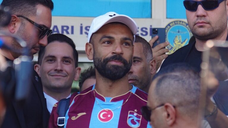طرابزون سبور يُعلن تقديم محمد صلاح لجماهيره في ملعب بابارا بارك الخميس