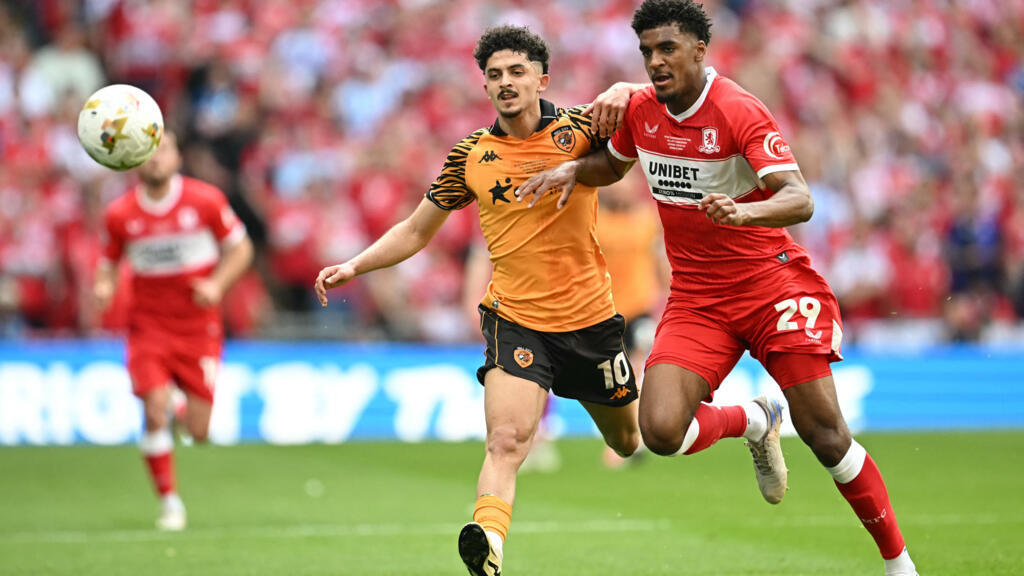 محمد بلومي يفرض التعادل على تشيلسي ويواصل تألقه مع هال سيتي في الدوري الإنكليزي