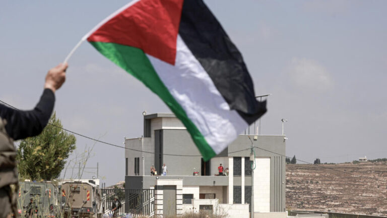 باريس تؤكد ضرورة إجراء الانتخابات الفلسطينية في موعدها المحدد