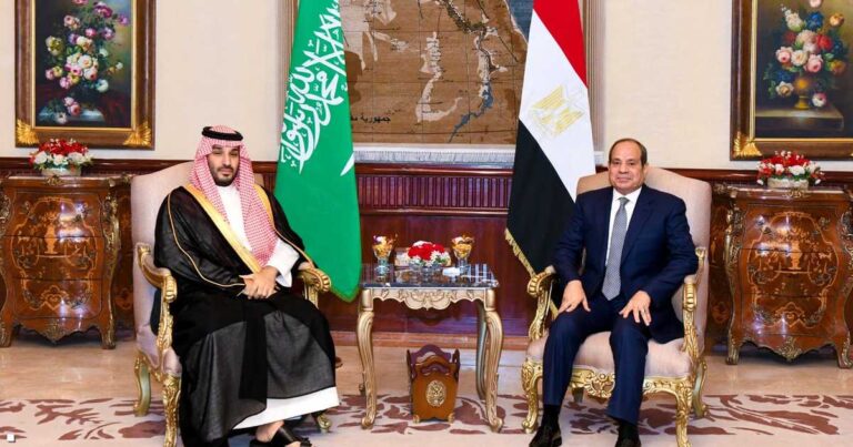 السيسي وبن سلمان يؤكدان على ضمان حرية الملاحة في هرمز وباب المندب