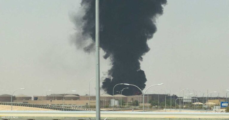 الحوثيون يعلنون استهداف الرياض ومنشآت أرامكو بصواريخ باليستية وسط اضطرابات في مطار الملك خالد الدولي