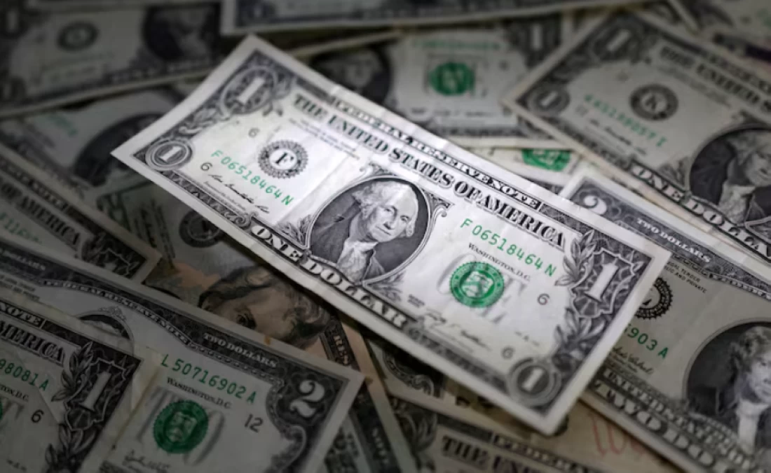 الدولار يتراجع مع ترقب المستثمرين لبيانات الوظائف الأميركية وتوقعات رفع الفائدة