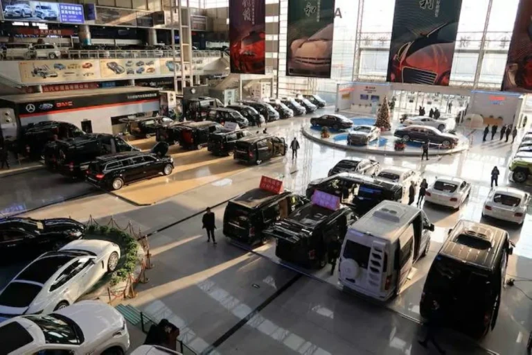 شركات السيارات الأميركية تطالب الكونغرس بحظر دخول المركبات الصينية إلى السوق الأمريكية