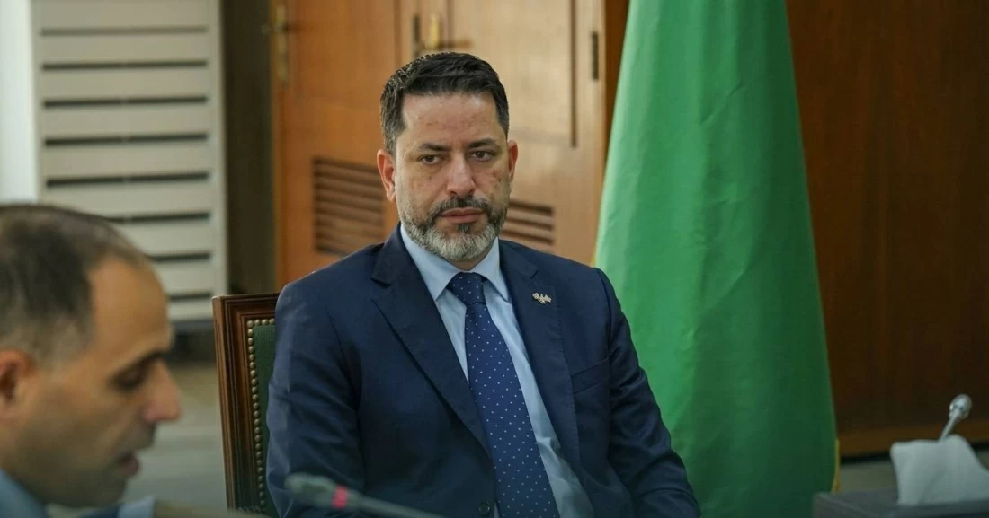 حاكم مصرف سوريا المركزي يدعو للحفاظ على الأوراق النقدية من التلف والكتابة