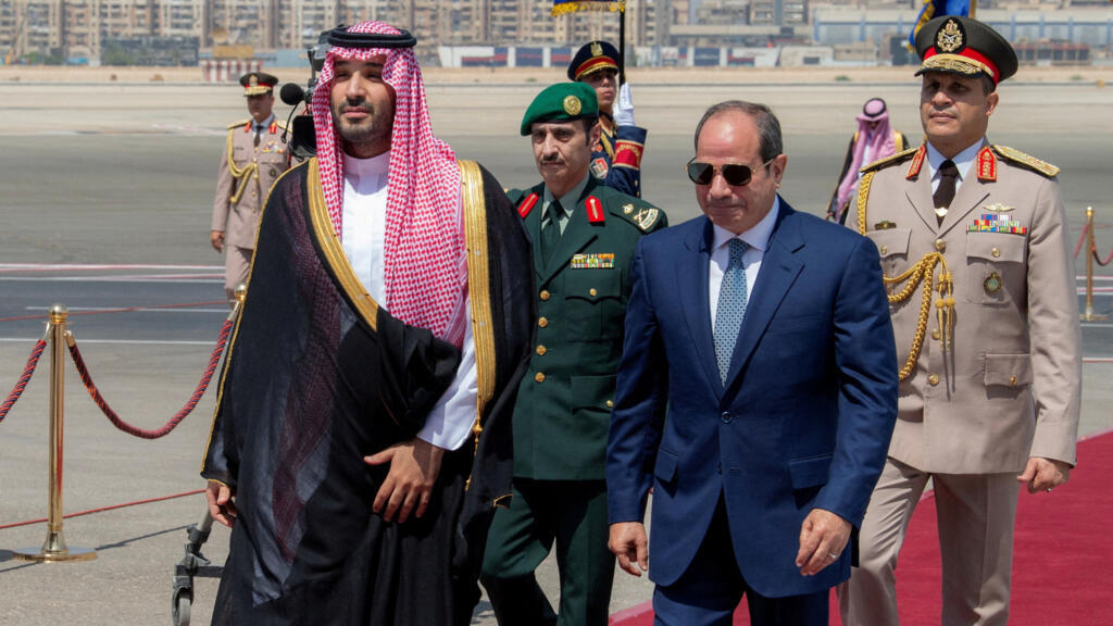 السعودية ومصر تؤكدان أهمية حماية الملاحة في باب المندب وتكاليف حرب إيران على واشنطن تصل لـ38 مليار دولار