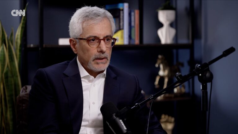 مراقبة الأرض من الفضاء: كيف تستفيد الدول من الأقمار الاصطناعية والذكاء الاصطناعي للتنبؤ بالمستقبل؟