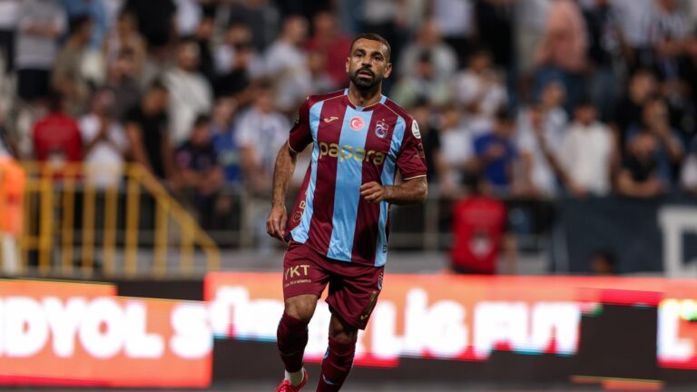 رد فعل محمد صلاح بعد خسارة طرابزون سبور أمام أميد سبورتيف في الدوري التركي