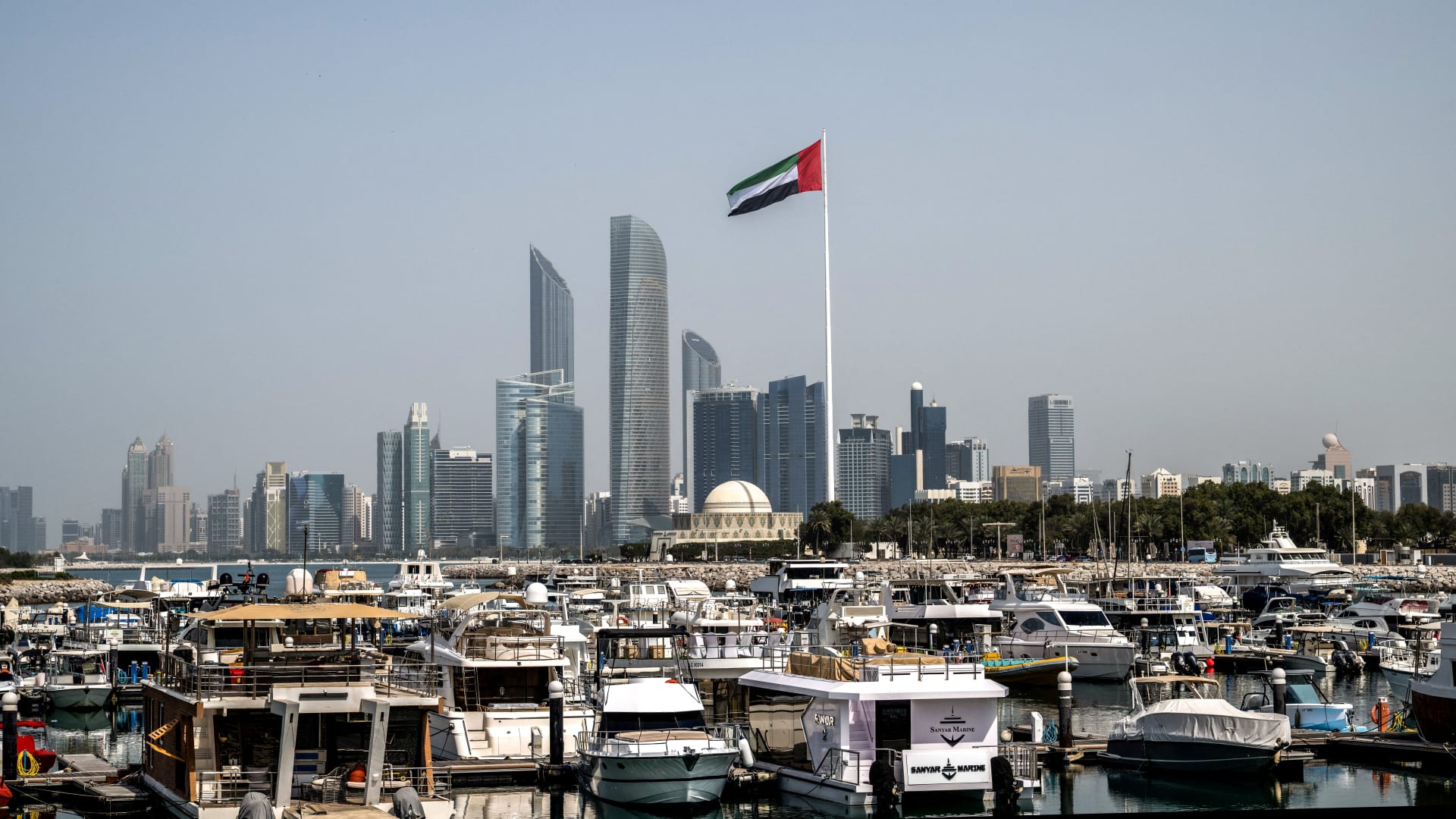 الإمارات تعبر عن تقديرها للعلاقات مع الدول وتتطلع لعودة العلاقات الدبلوماسية مع الجزائر