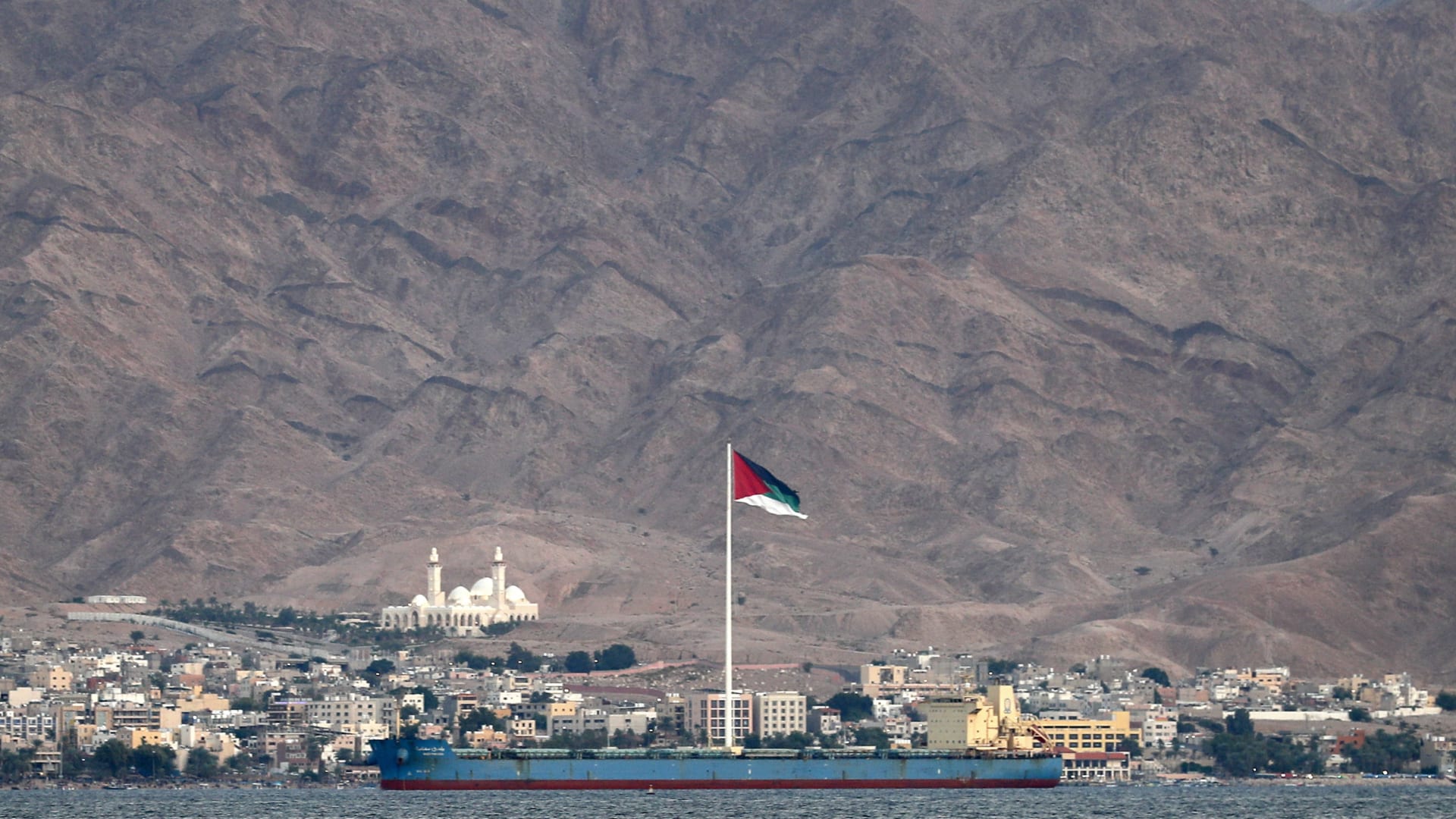 إصابات جراء تسرب غاز الأمونيا في مجمع العقبة الصناعي بالأردن