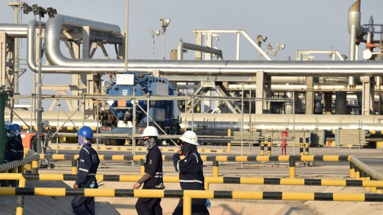 تحليل تبعات إغلاق خط “شرق-غرب” السعودي على سوق النفط العالمي