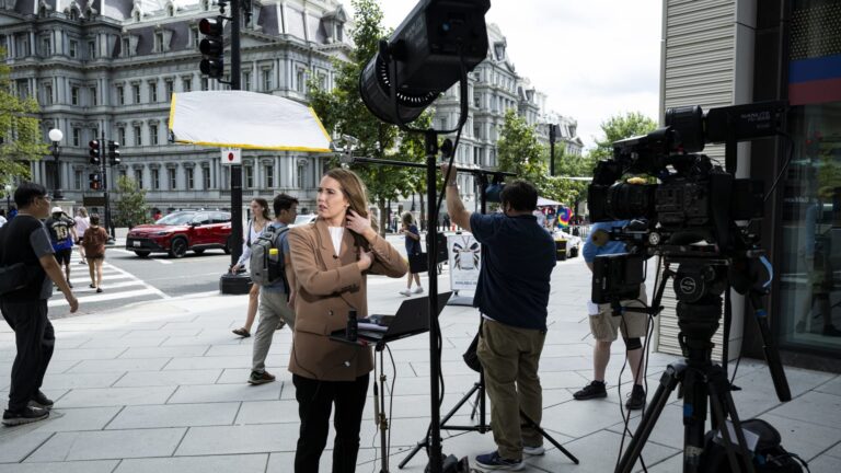 البيت الأبيض يستبعد CNN من التغطية التلفزيونية المشتركة amid تصاعد حظر ترامب للإعلام