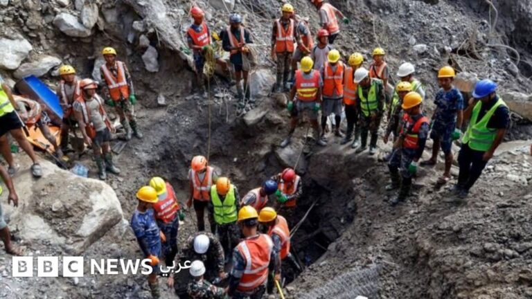 إنقاذ عاملين من بين العالقين في أنفاق محطة توليد كهرباء بنيبال وسط جهود إنقاذ مكثفة