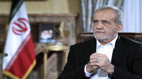 بزشكيان يؤكد تواصله المستمر مع المرشد الأعلى خامنئي وآخر محادثة جرت قبل ساعات