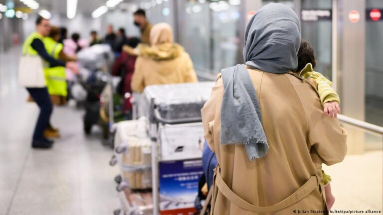 وزير داخلية سكسونيا يثير جدلاً بمقترح تعديل حق اللجوء في ألمانيا