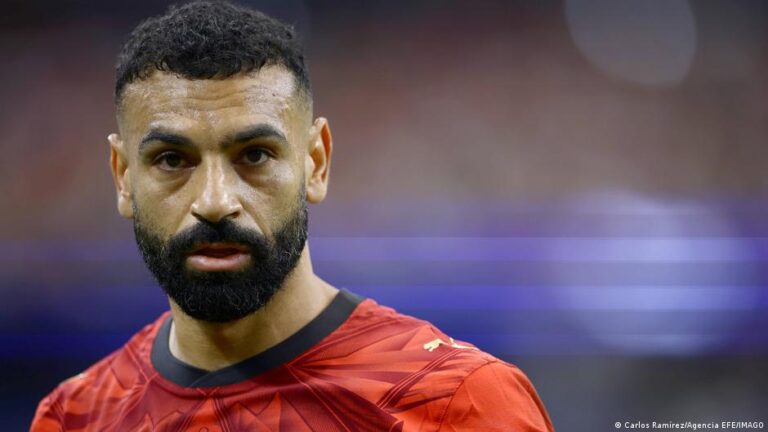 محمد صلاح يُمنع من القيادة 6 أشهر بعد مخالفة مرورية في بريطانيا