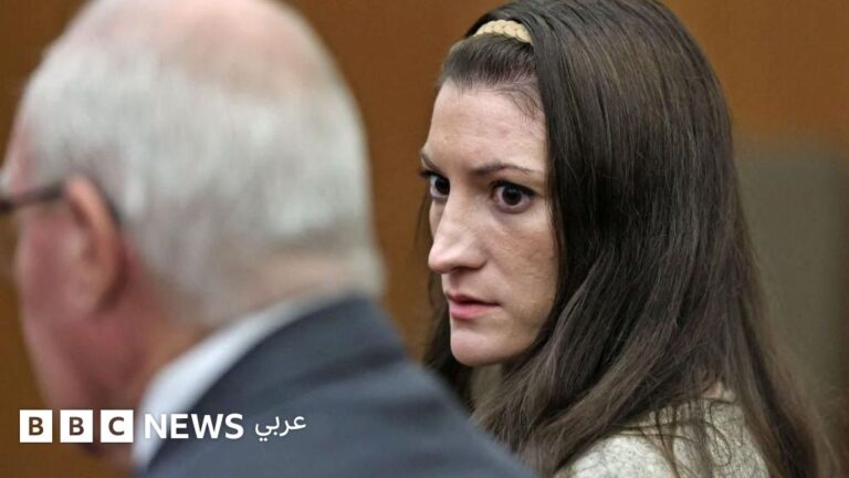 هيئة المحلفين في محاكمة ليندسي كلانسي تصل إلى طريق مسدود والقاضي يأمر بمواصلة المحاولة