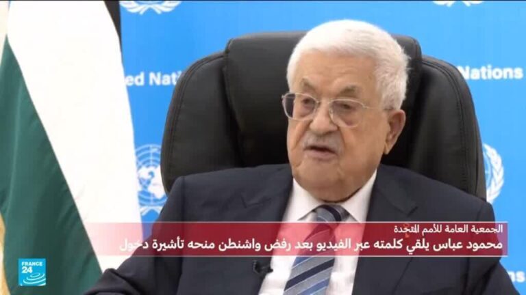 الرئيس عباس يحذر من تهديد السياسات الإسرائيلية لوجود الفلسطينيين ويرفض رفض تأشيرته الأمريكية